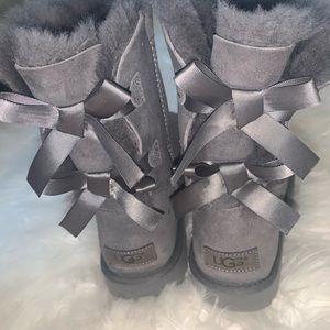 Ugg tie bow boots gray